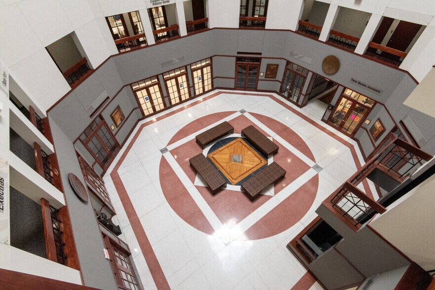 5819 Hwy 6, Missouri City, TX à louer - Hall d’entrée - Image 3 de 21