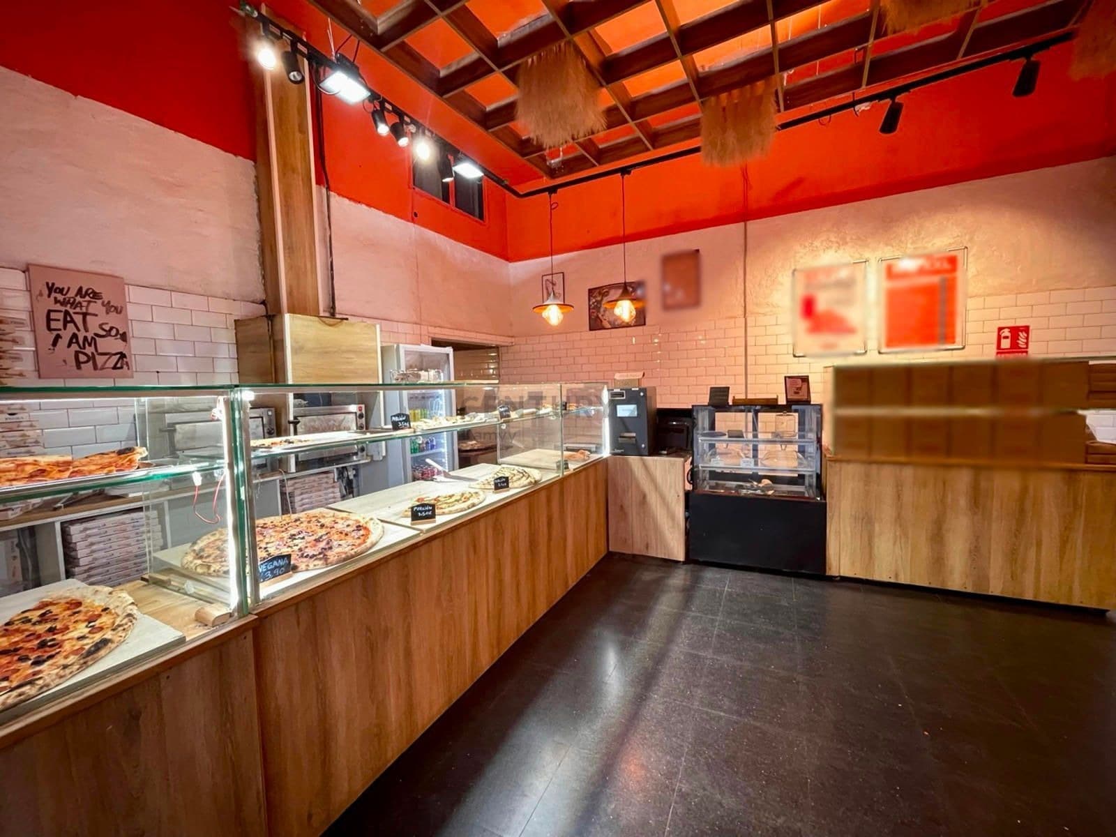 Retail in Barcelona, Barcelona for lease Interior Photo- Image 1 of 14