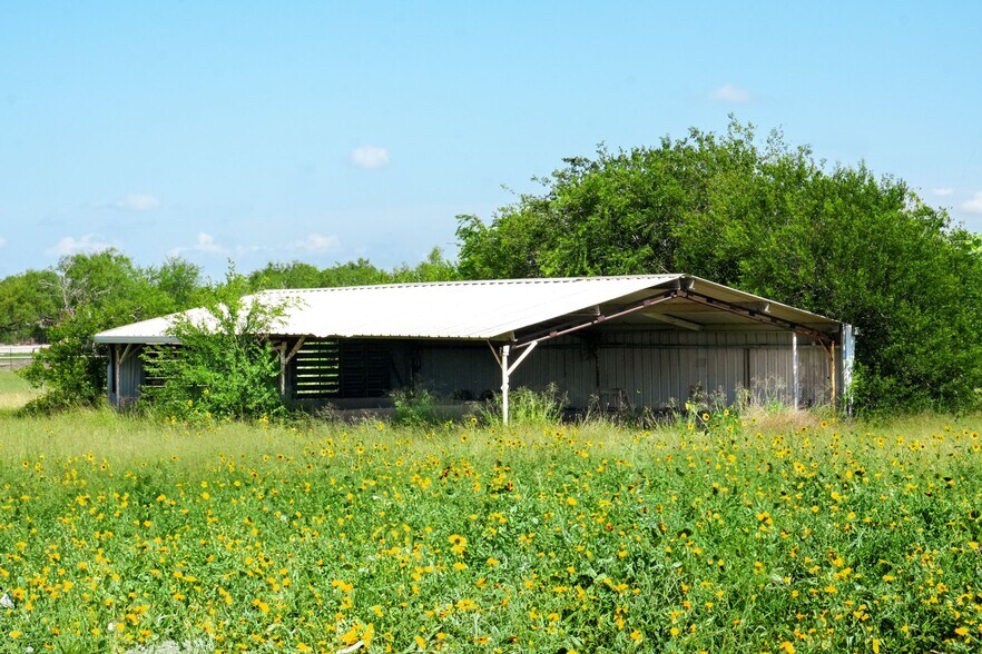 552 Austin St, Robstown, TX à vendre - Photo du bâtiment - Image 2 de 2