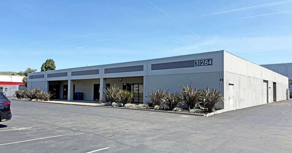 31284 San Antonio St, Hayward, CA for lease - Building Photo - Image 1 of 10