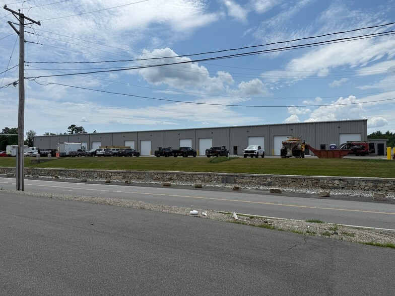 254 Pleasant St, West Bridgewater, MA for lease - Building Photo - Image 3 of 12
