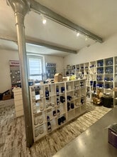 85 Avenue De La Pointe Rouge, Marseille for lease Interior Photo- Image 2 of 10