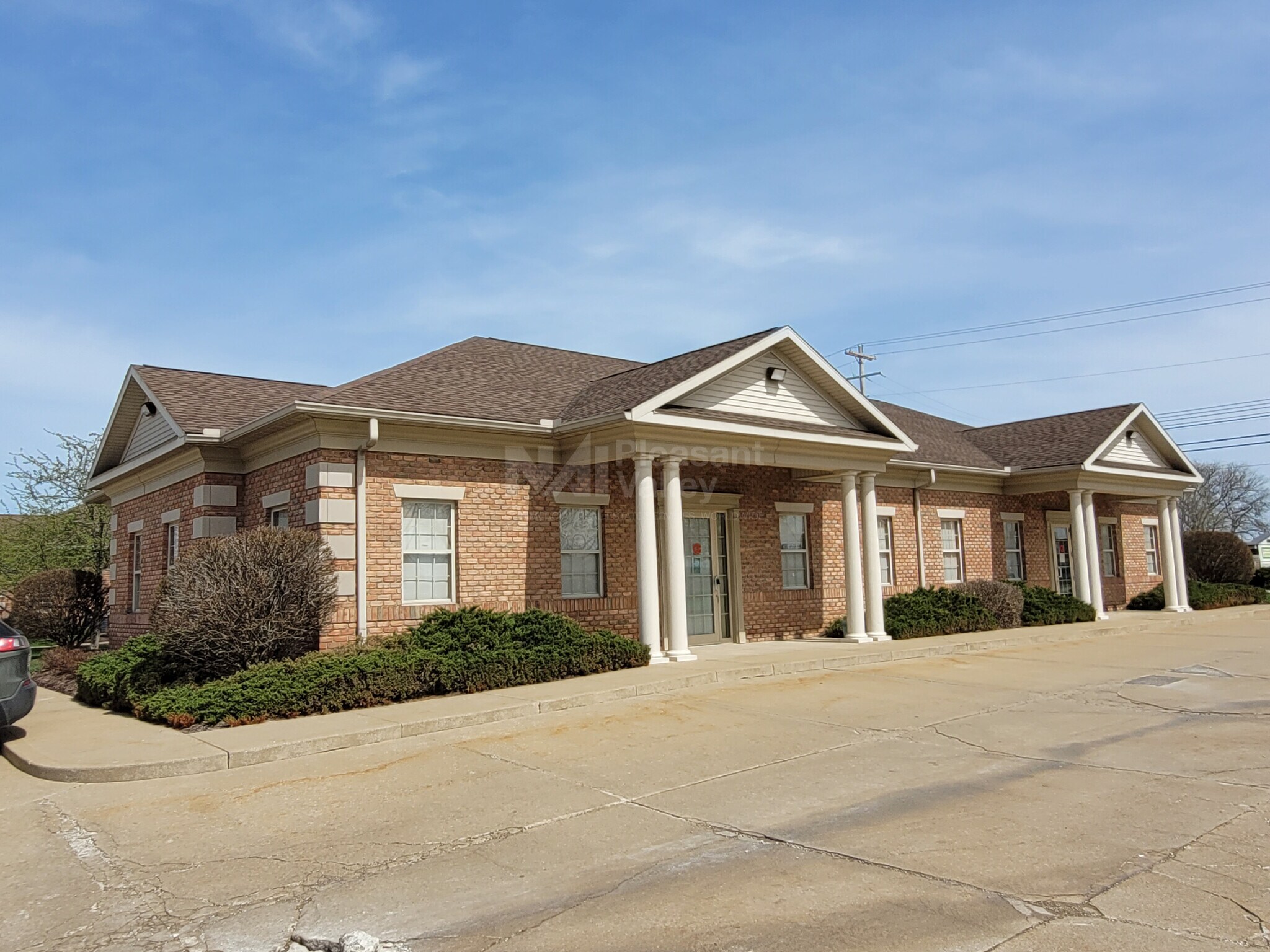 4016-4018 Massillon Rd, Uniontown, OH à vendre Photo principale- Image 1 de 5