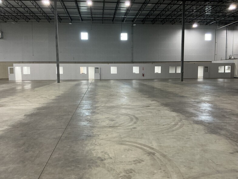 1750 Airport West Rd, Mansfield, OH for lease - Interior Photo - Image 3 of 13