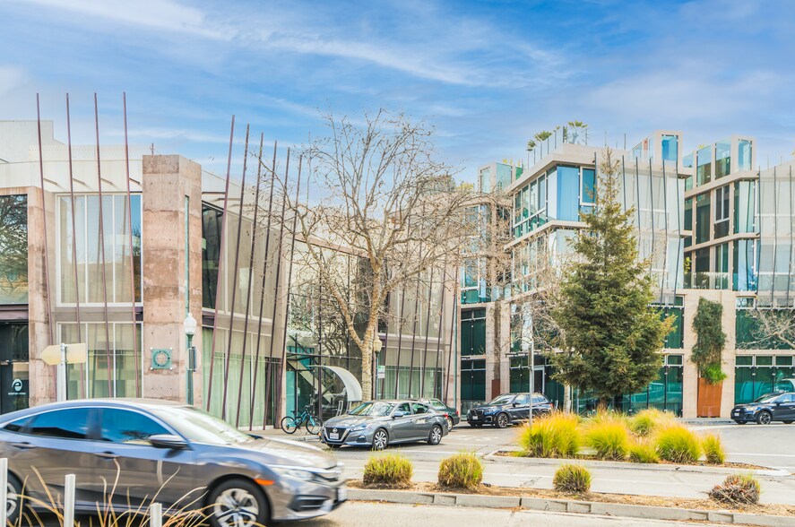 BEST OF CLASS DOWNTOWN PALO ALTO portefeuille de 2 propriétés à vendre sur LoopNet.ca - Photo du bâtiment - Image 2 de 33