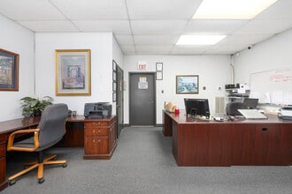 100 Hilbig Rd, Conroe, TX for lease Interior Photo- Image 1 of 6