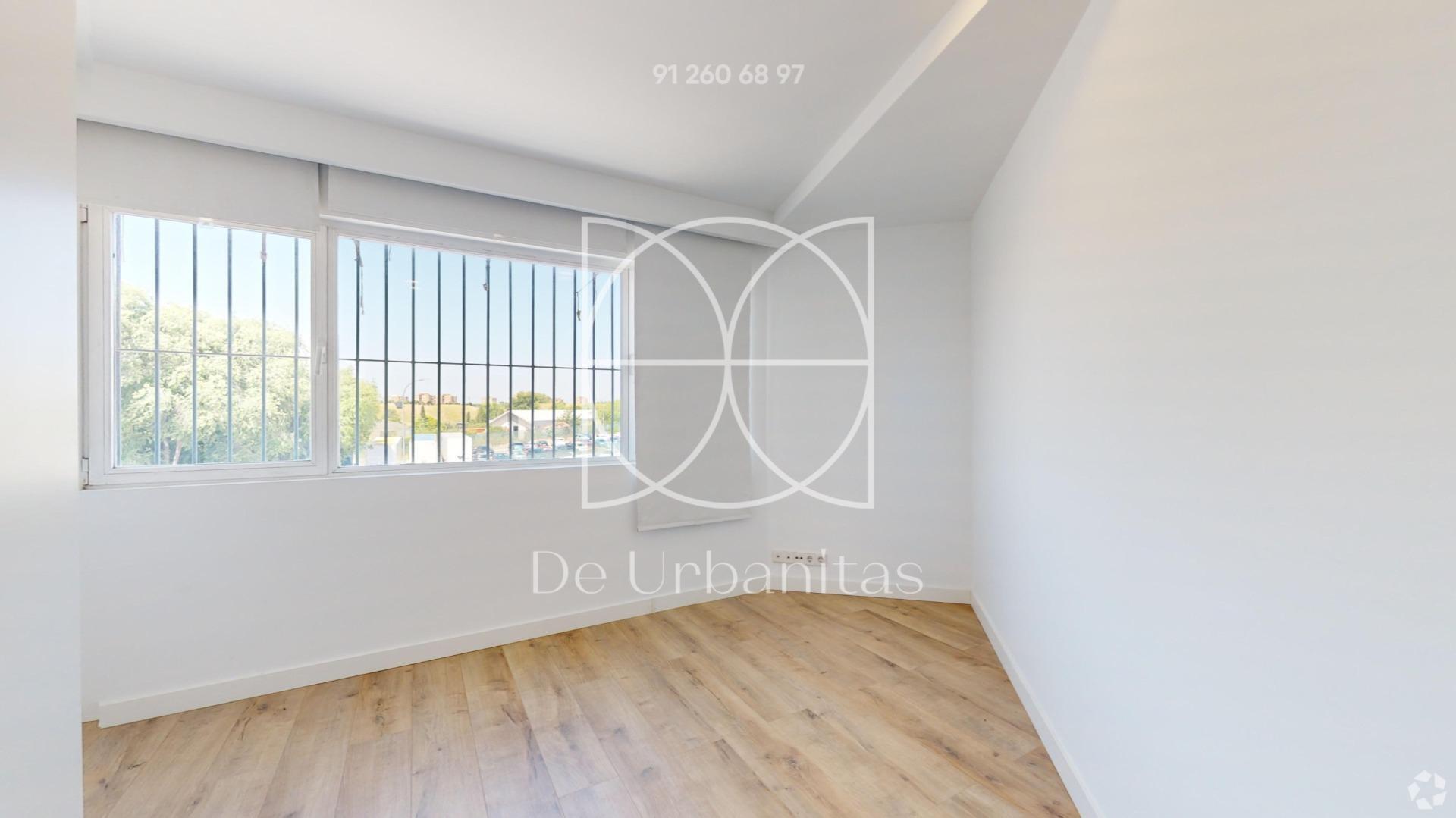 Office in Madrid, Madrid for lease Interior Photo- Image 1 of 2