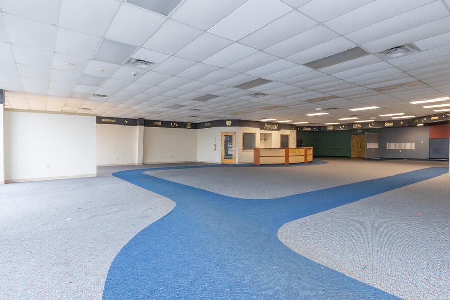 1592 Sandifer Blvd, Seneca, SC for lease - Interior Photo - Image 3 of 40