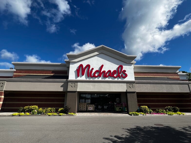 10-40 Square Dr, Victor, NY for lease - Building Photo - Image 3 of 7