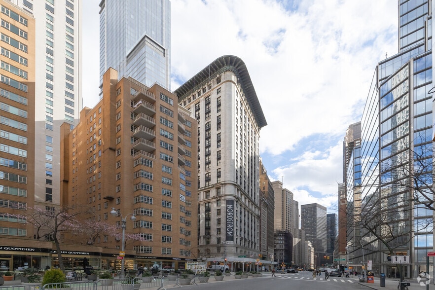 1790 Broadway, New York, NY for lease - Primary Photo - Image 1 of 6