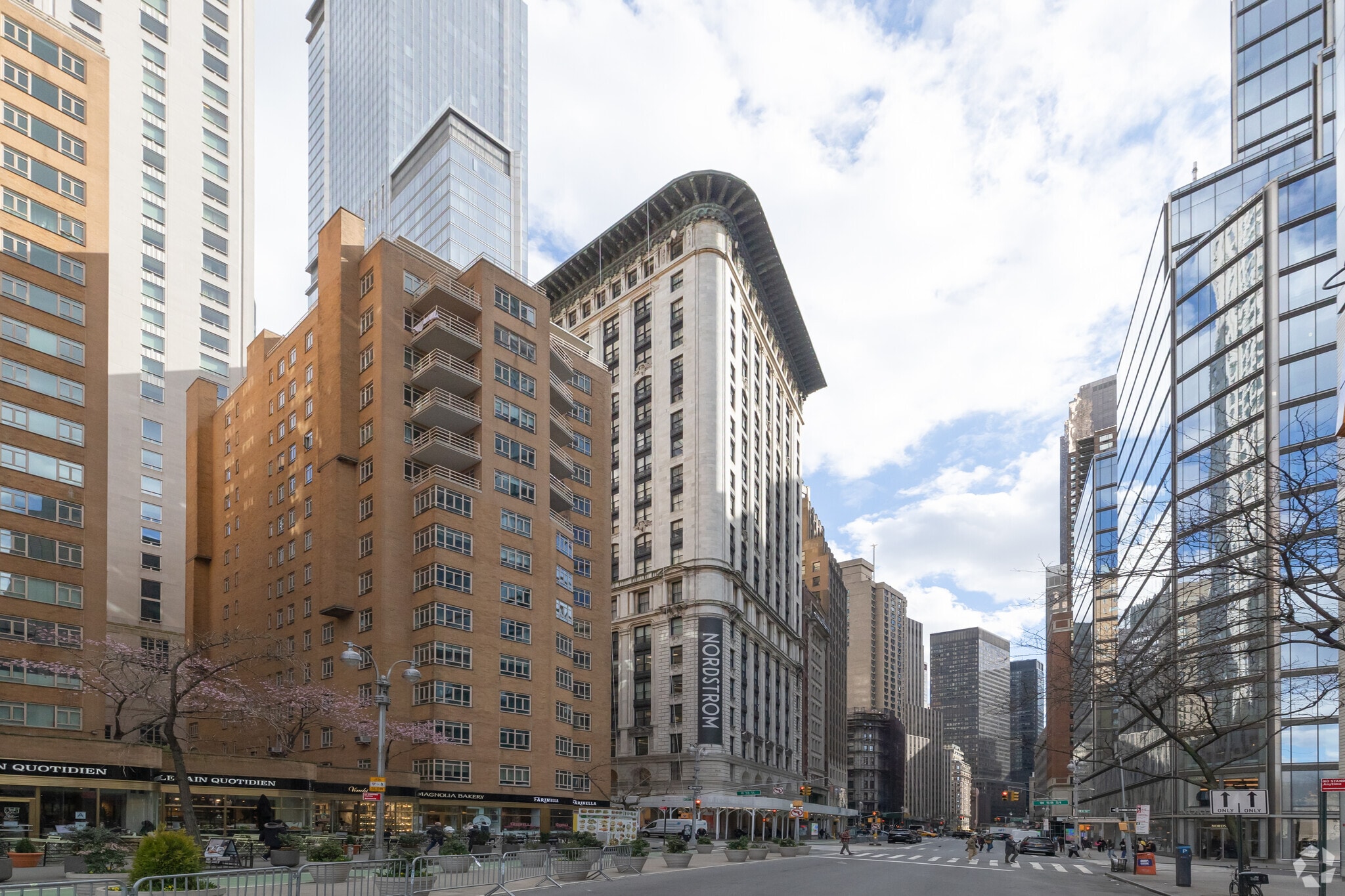 5 Columbus Cir, New York, NY for lease Primary Photo- Image 1 of 10
