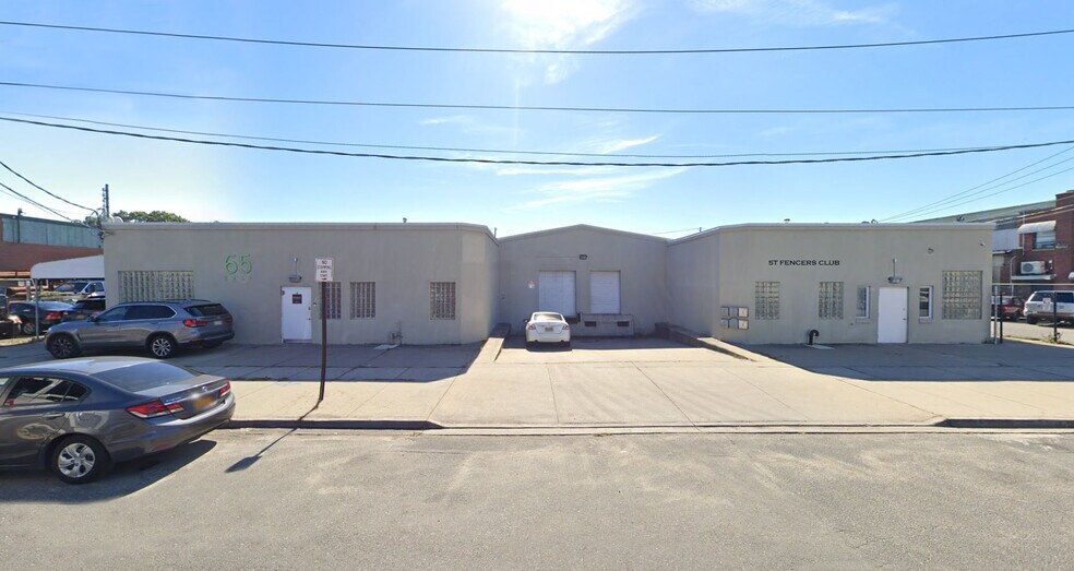 65 E 2nd St, Mineola, NY à louer - Photo du bâtiment - Image 2 de 7