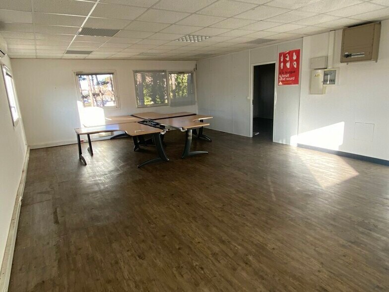Bureau dans Vitrolles à louer - Photo intérieure - Image 1 de 4