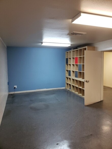 147 W 155th St, Gardena, CA à vendre - Photo intérieure - Image 3 de 7