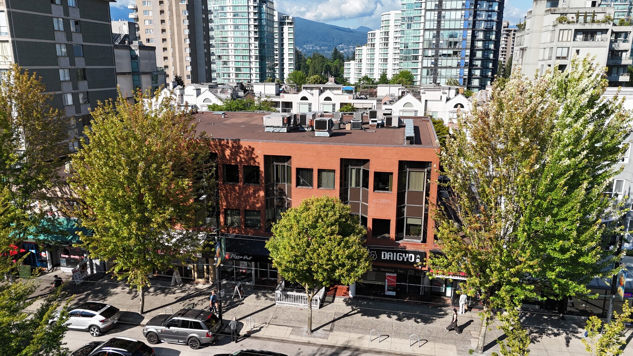 1725 Robson St, Vancouver, BC à vendre Photo du bâtiment- Image 1 de 8