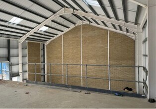 76 Lincoln Rd, High Wycombe for lease Interior Photo- Image 2 of 7