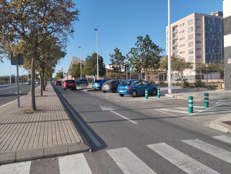 Commerce de détail dans Elche, Alicante à louer - Photo du bâtiment - Image 2 de 15