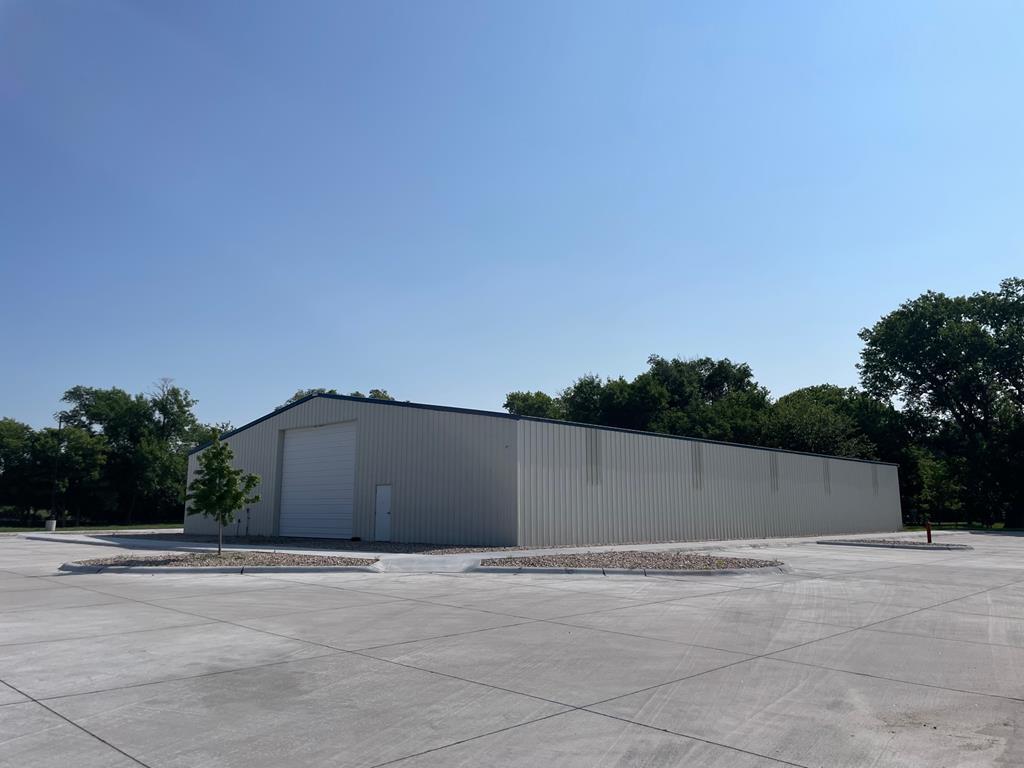 3230 Schimmer Drive, Grand Island, NE for lease Primary Photo- Image 1 of 5