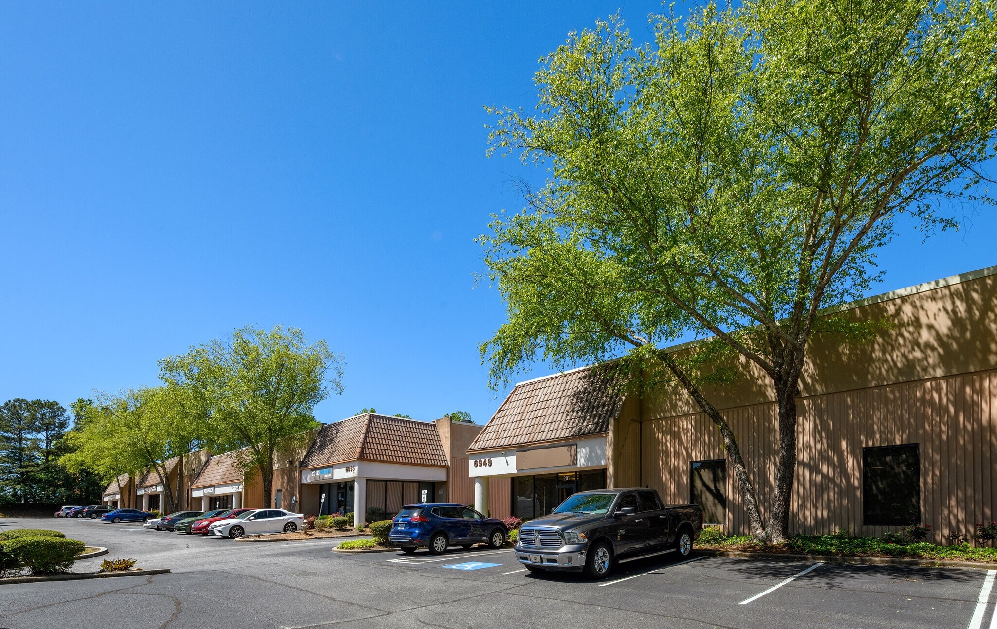 6945 Oak Ridge Pky, Austell, GA for lease Primary Photo- Image 1 of 8