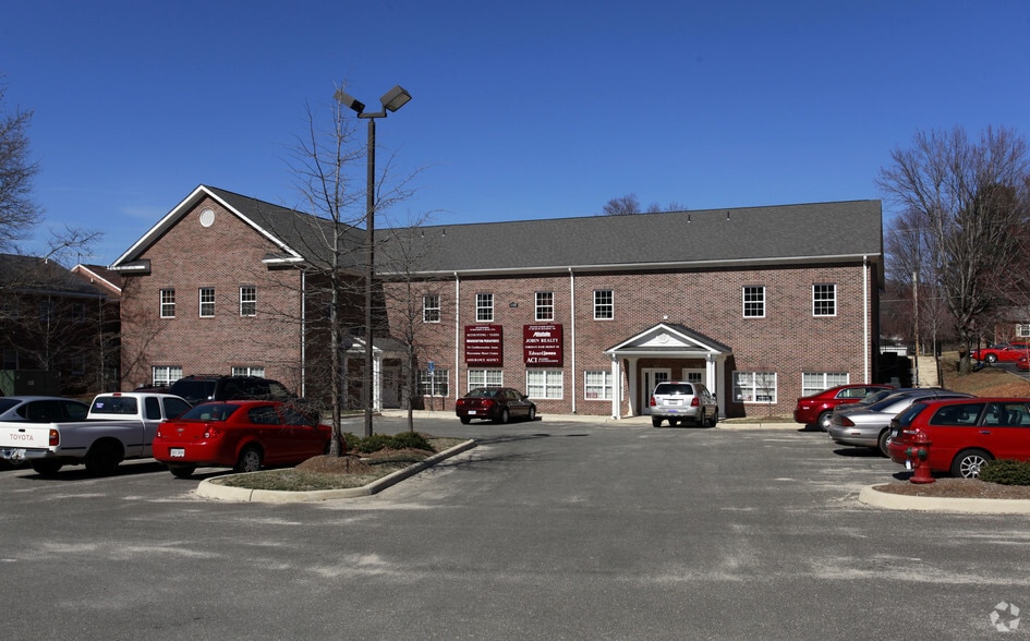 559 Frost Ave, Warrenton, VA for lease - Building Photo - Image 1 of 45