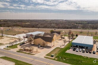 34085 Commerce Dr, De Soto, KS - Aerial  map view