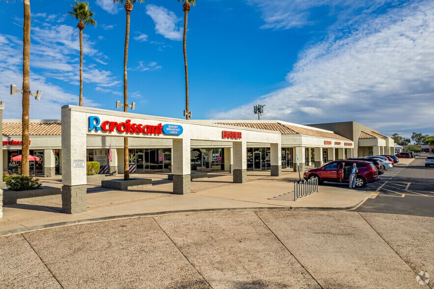 S McClintock Dr, Tempe, AZ à louer - Photo du bâtiment - Image 3 de 4