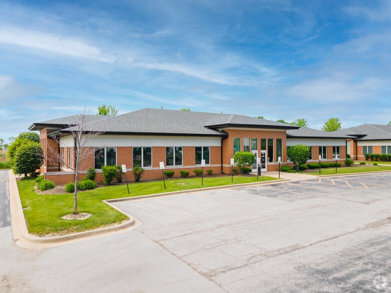 8041 W 186th St, Tinley Park, IL for sale - Building Photo - Image 2 of 16