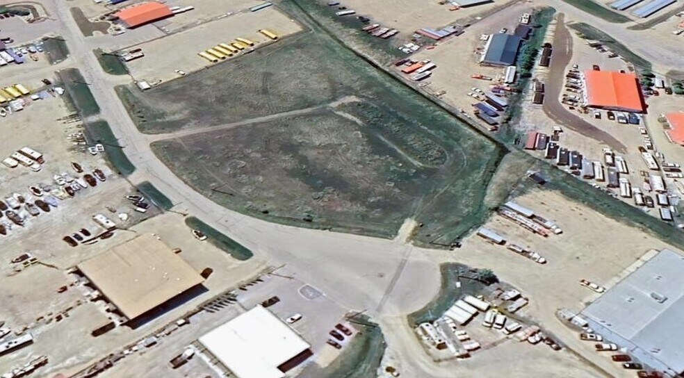 16 Sylvaire Close, Sylvan Lake, AB for sale - Aerial - Image 2 of 3