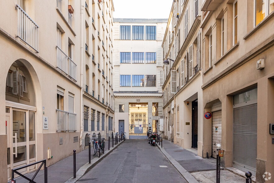 10 Cite D'Angouleme, Paris for lease - Building Photo - Image 3 of 3