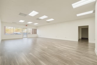 900 Round Rock Ave, Round Rock, TX for lease Interior Photo- Image 1 of 8