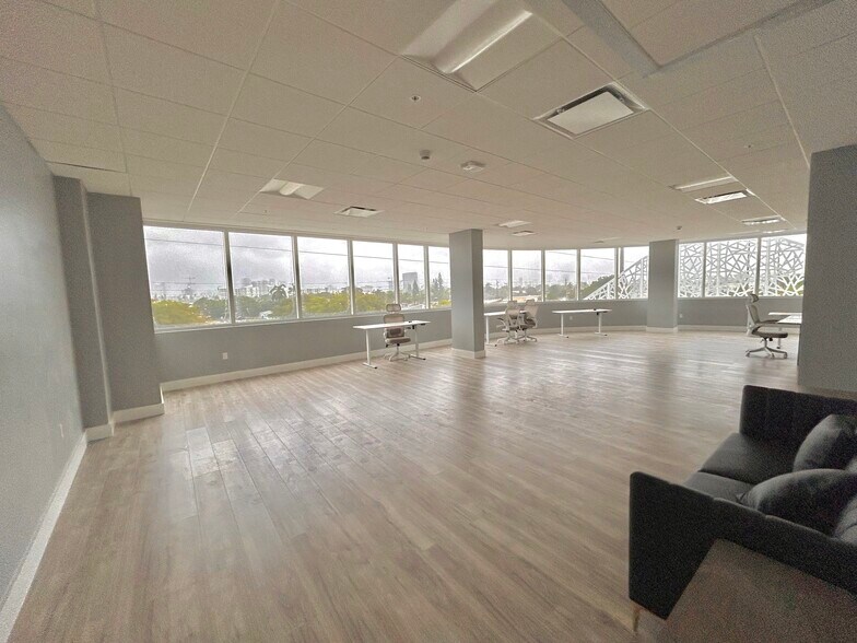 500 N Dixie Hwy, Hallandale Beach, FL à louer - Photo intérieure - Image 2 de 13