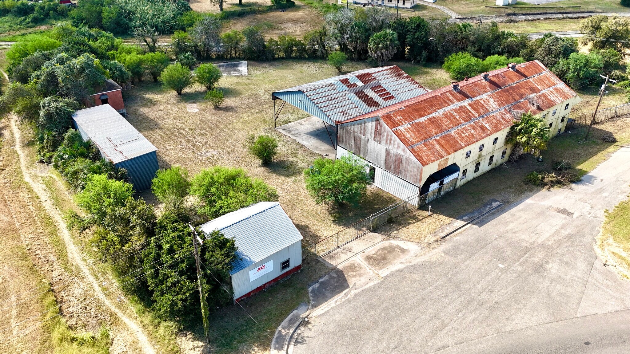 305 W Houston St, Beeville, TX à vendre Photo du bâtiment- Image 1 de 26
