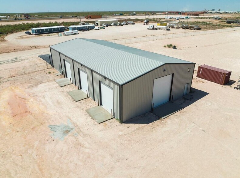 14050 W Silver Fox Trl, Odessa, TX à louer - Photo du bâtiment - Image 2 de 39