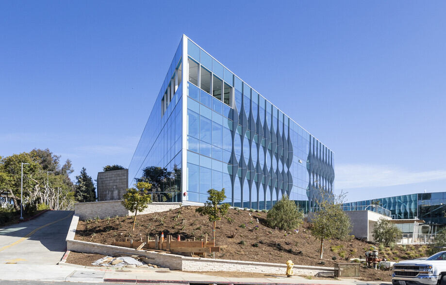 3030 Science Park Rd, San Diego, CA for lease - Building Photo - Image 2 of 3