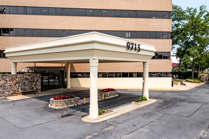 9715 Medical Center Dr, Rockville, MD à louer - Photo du bâtiment - Image 3 de 3