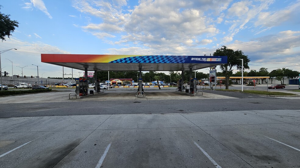 551 Cassat Ave, Jacksonville, FL for sale - Building Photo - Image 2 of 6