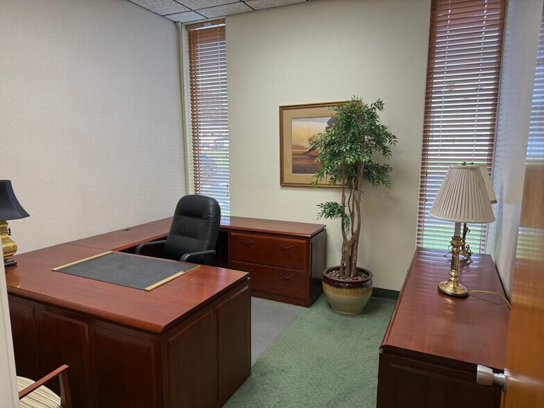 510 Plaza Blvd, Kinston, NC à louer - Photo du bâtiment - Image 3 de 6