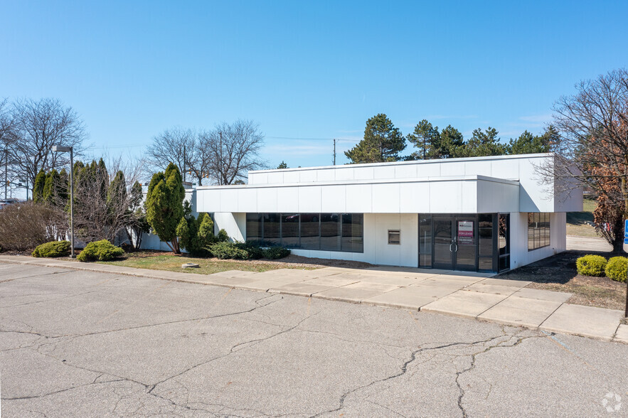 27768 Novi Rd, Novi, MI for lease - Building Photo - Image 1 of 5