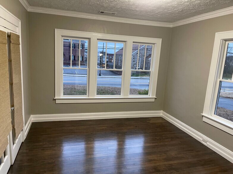 490 S Perry St, Lawrenceville, GA à louer - Photo du bâtiment - Image 3 de 20