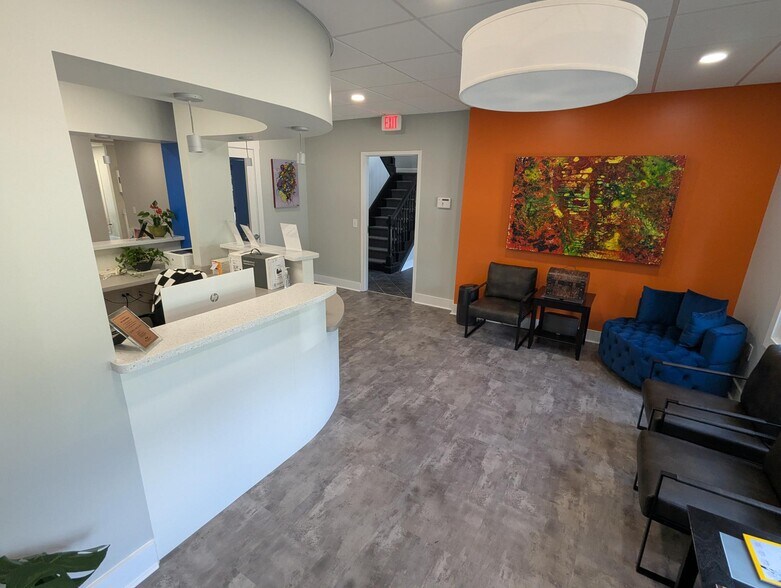 3109 University Dr, Durham, NC à louer - Photo du bâtiment - Image 3 de 7