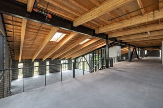 3333 Casitas Ave, Los Angeles, CA à louer Photo intérieure- Image 1 de 2
