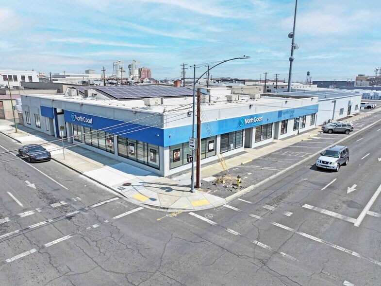 215 N 3rd Ave, Yakima, WA à louer - Photo du bâtiment - Image 1 de 16