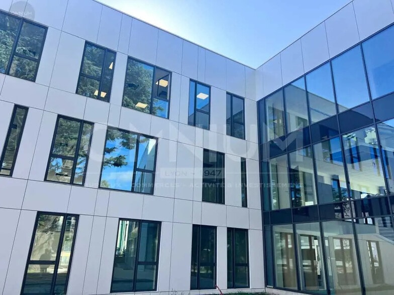 Office in Limonest for lease - Building Photo - Image 2 of 47