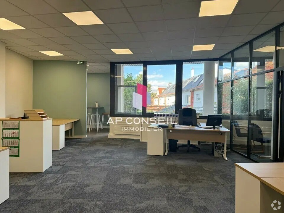 Bureau dans Le Chesnay-Rocquencourt à louer Photo intérieure- Image 1 de 3