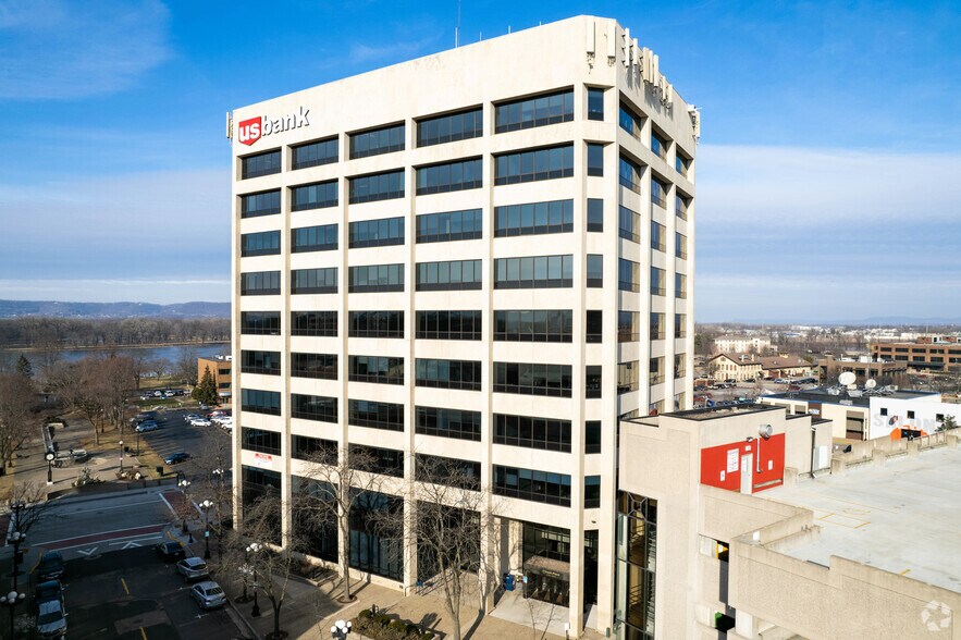 201 Main St, La Crosse, WI à louer - Photo du bâtiment - Image 1 de 12