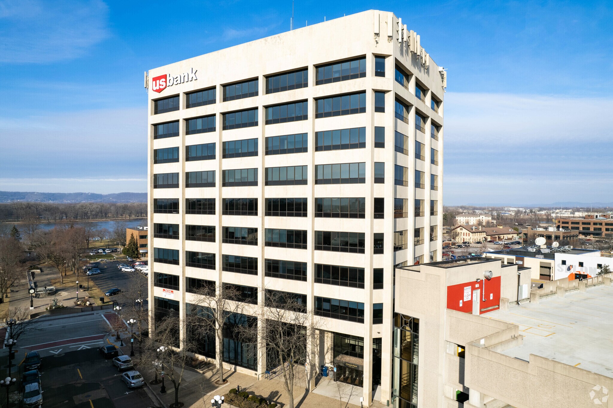 201 Main St, La Crosse, WI à louer Photo du bâtiment- Image 1 de 13