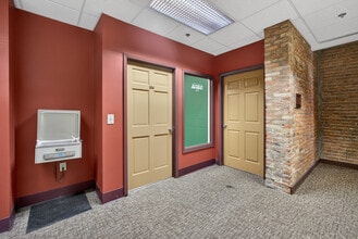 327-329 W Fayette St, Syracuse, NY for lease Interior Photo- Image 2 of 9