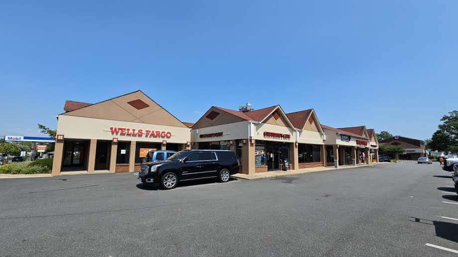 8723 Richmond Hwy, Alexandria, VA for lease - Building Photo - Image 1 of 28