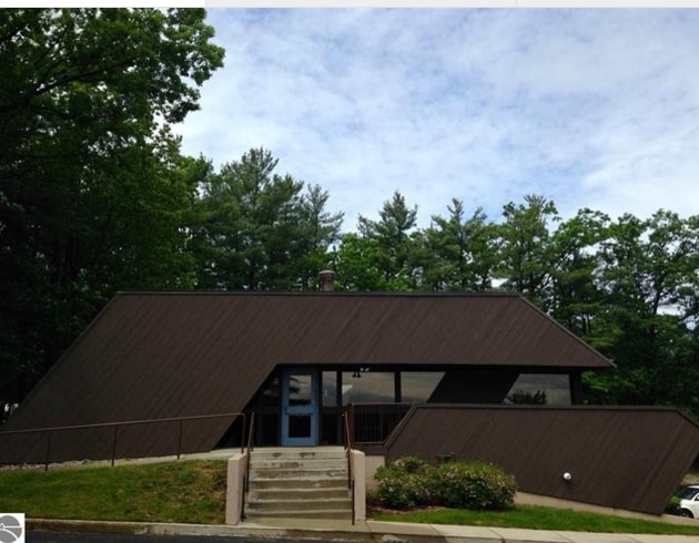 201 E Seventeenth St, Traverse City, MI for lease - Building Photo - Image 3 of 16