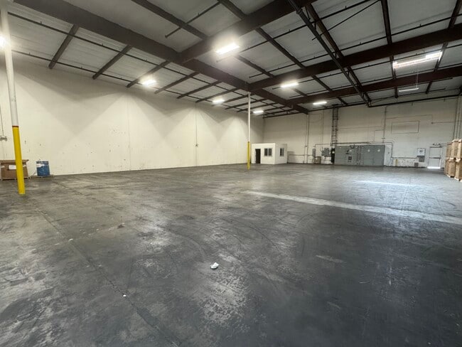 More details for 18502 S Laurel Park Rd, Compton, CA - Industrial for Lease